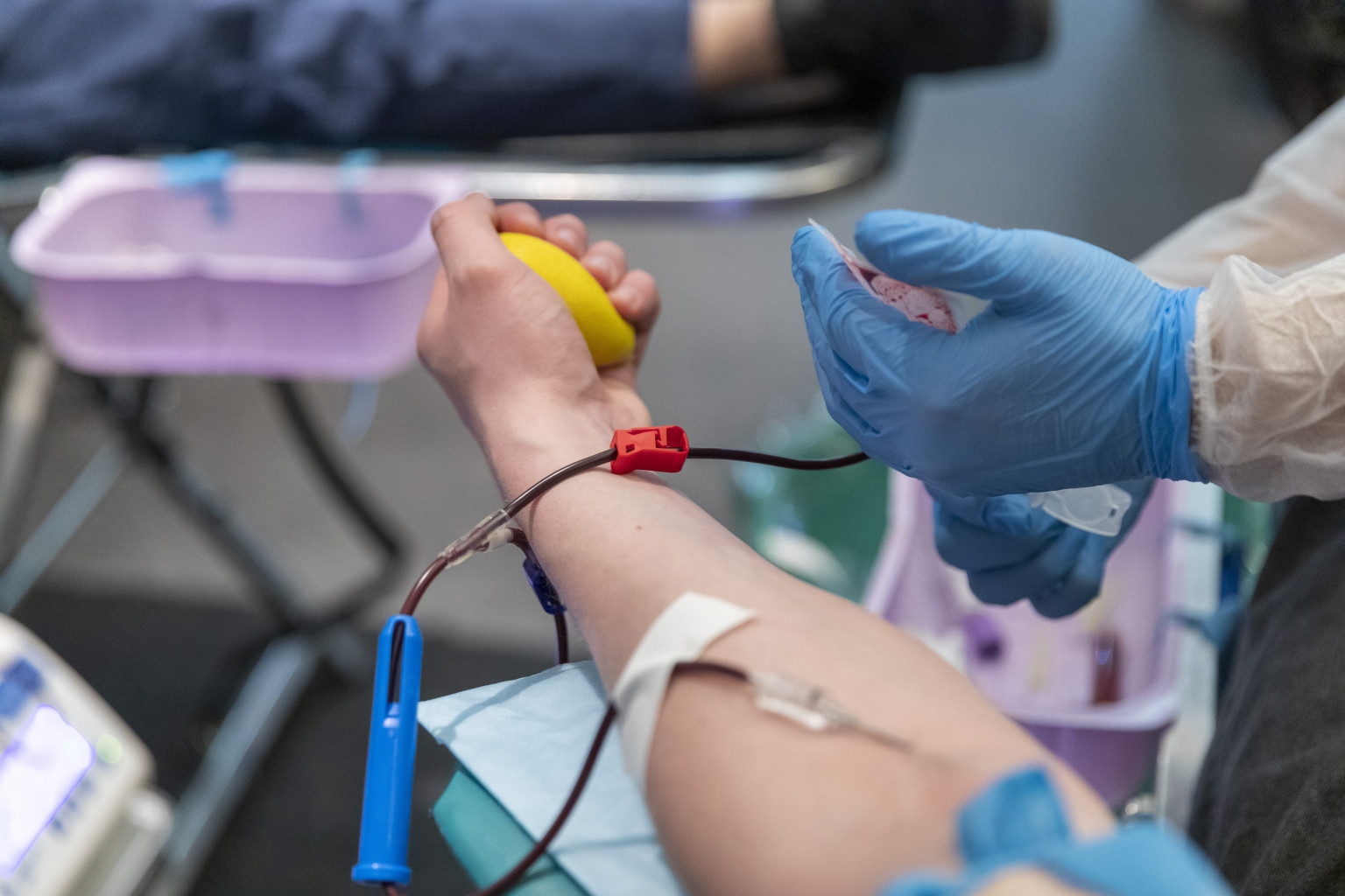 Сотрудники предприятий ОЭЗ «Технополис Москва» сдали 117 литров крови в 2023 году